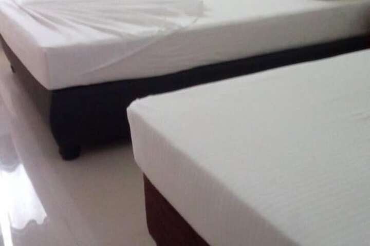 Room 9 of 34