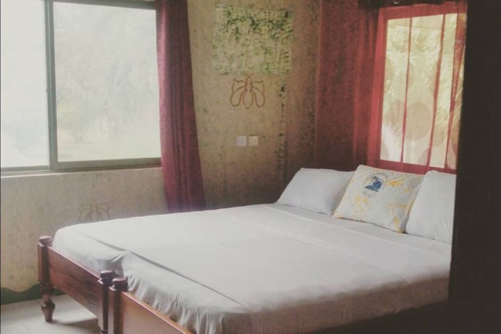 Room 4 of 38