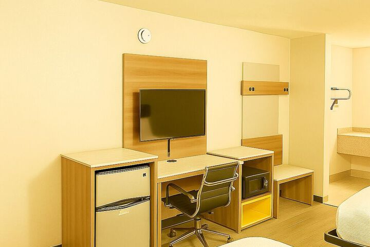Room 2 of 14