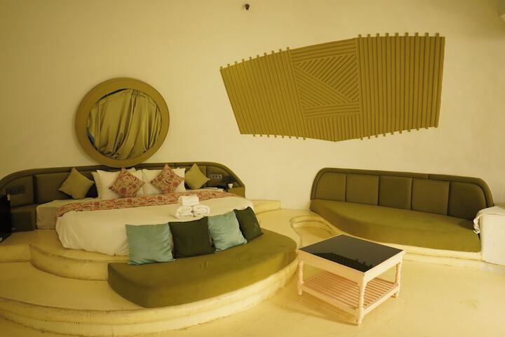 Room 46 of 95