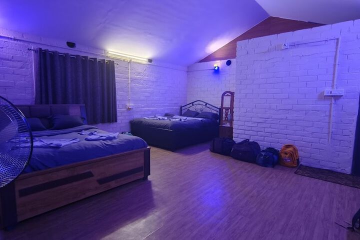 Room 2 of 15