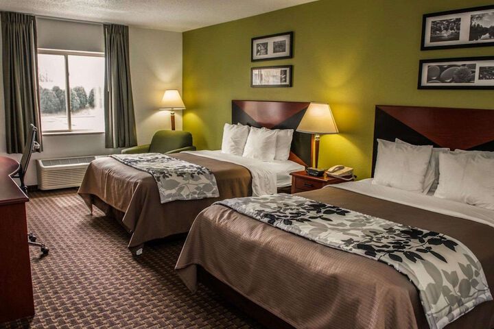 2 Queen Beds (7 of 7)