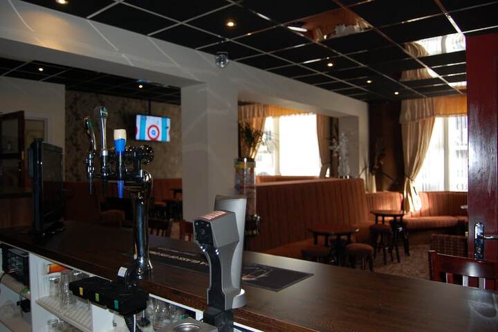 Lounge 30 of 45