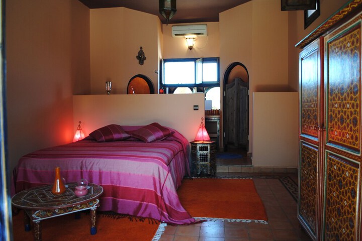 Room 4 of 79