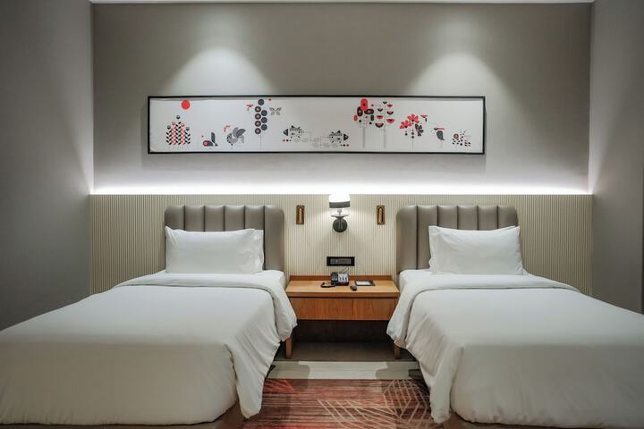 Room 28 of 81