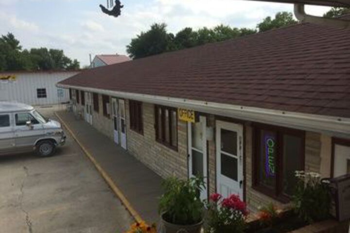 Exterior of La Conne Motel Corning