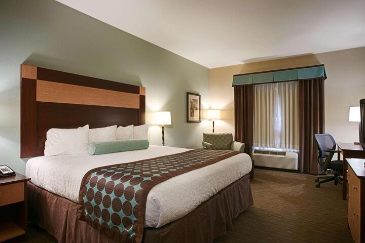 1 King Bed 32 Inch LCD Television High Speed Internet Accessible Microwave and Refrigera (2 of 11)