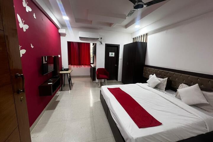 Room 2 of 15