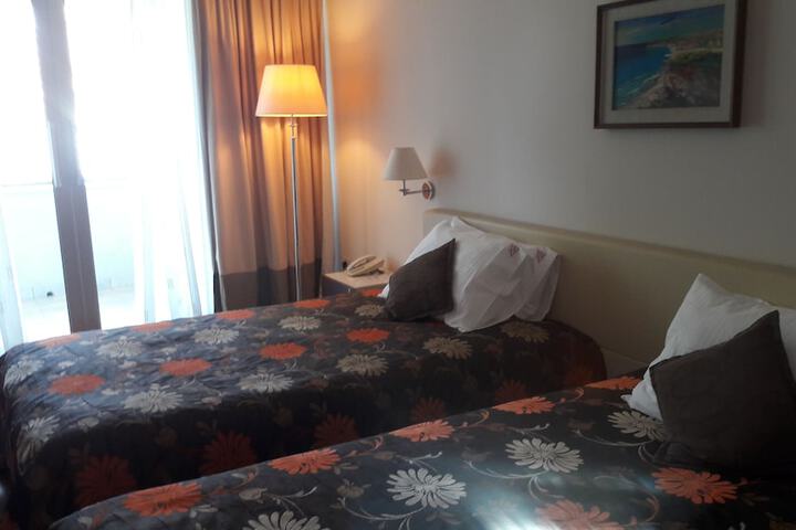 Room 10 of 38