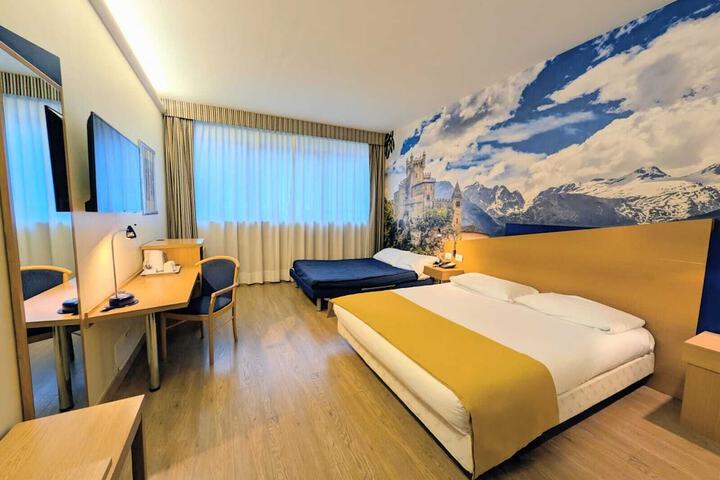 Room 37 of 64