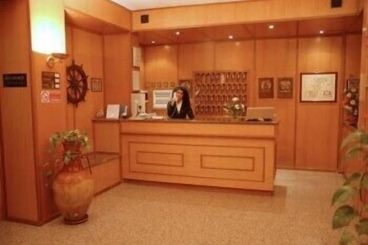 Hotel Interior 6 of 44