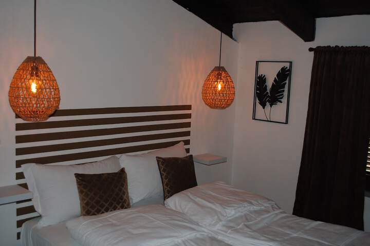 Room 8 of 19