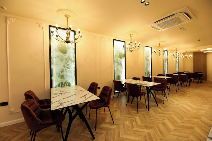 Room 33 of 59