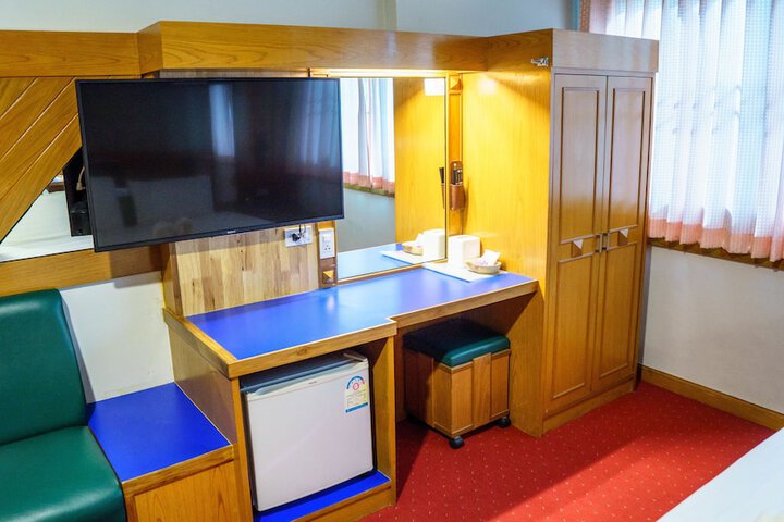 Room 41 of 74