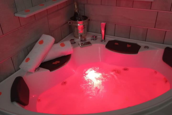 Hot Tub 59 of 79