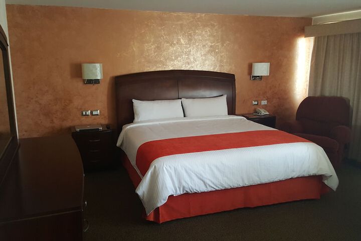 Room 10 of 29