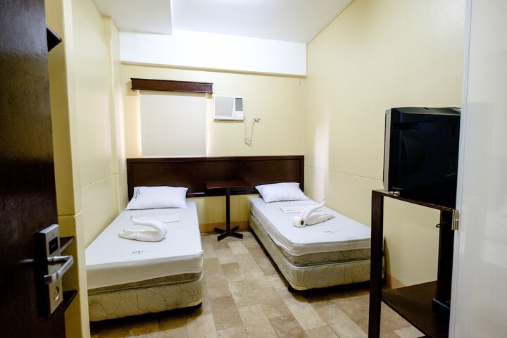 Room 6 of 22