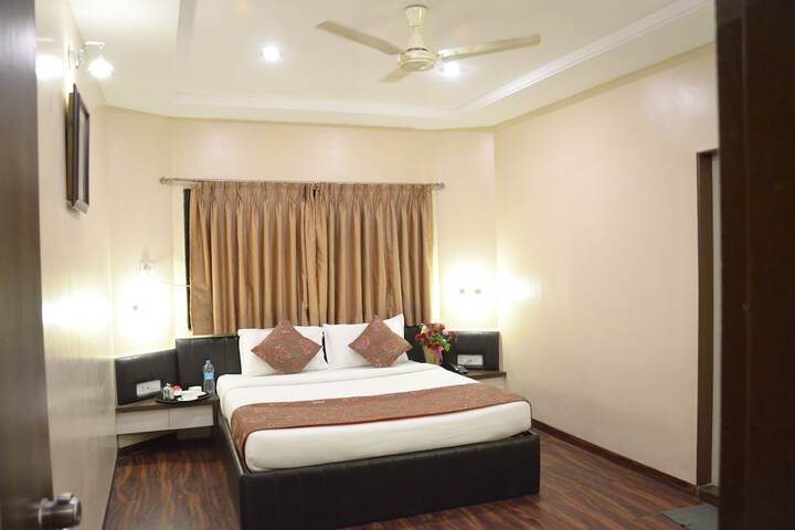 Room 5 of 30