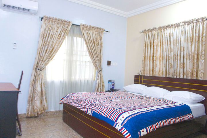 Room 48 of 68