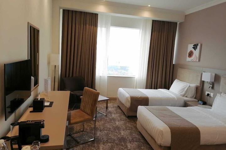 Room 9 of 30