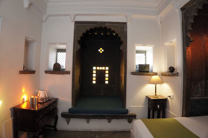 Room 30 of 83