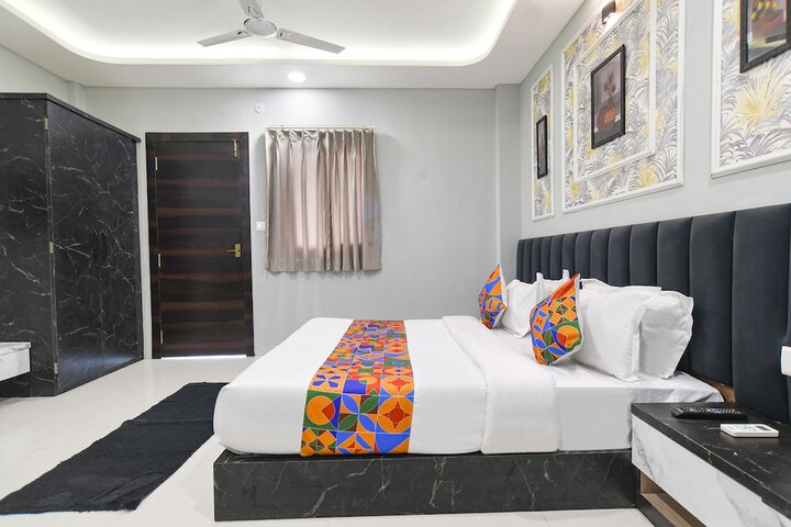 Room 20 of 34