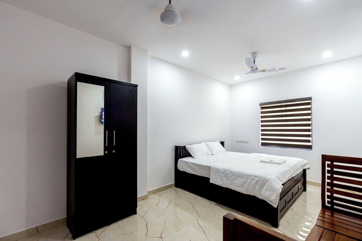 Room 13 of 33
