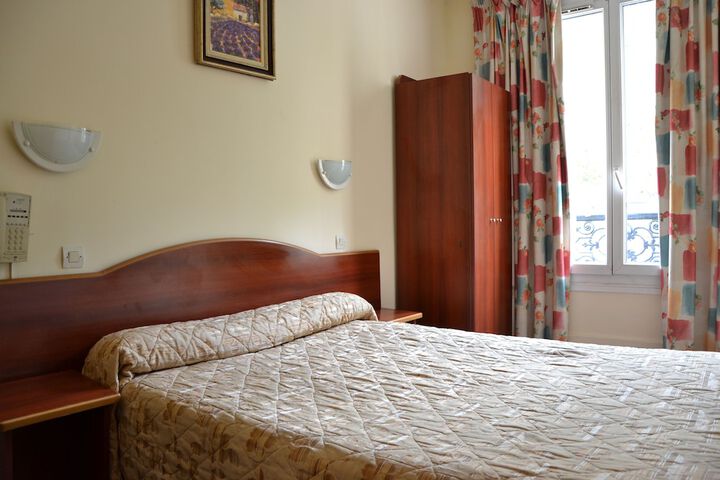 Room 10 of 70