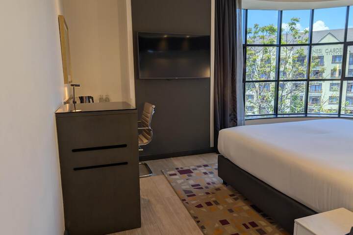 Room 46 of 86