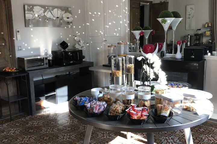 Breakfast/Coffee Service 35 of 67