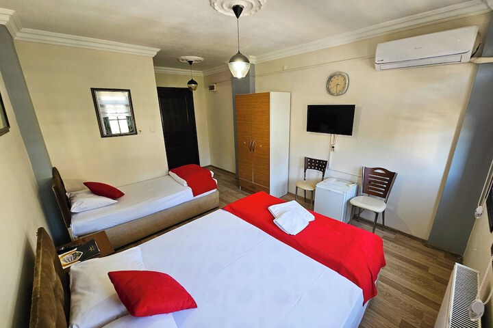 Room 6 of 36