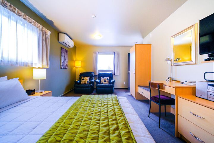 Room 6 of 38