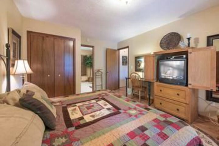 Room 4 of 23