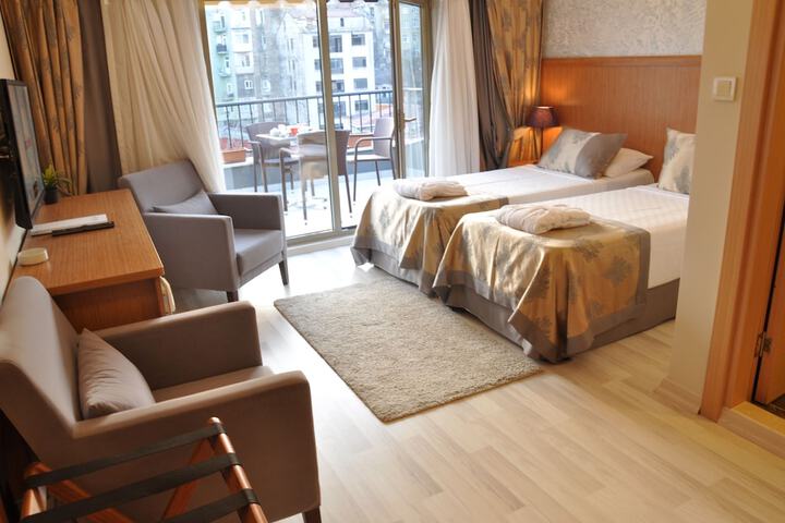 Room 16 of 52