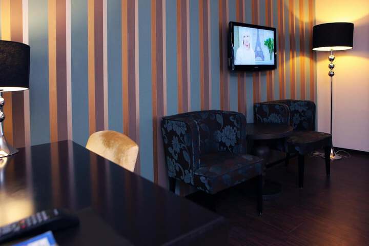 Room 27 of 62