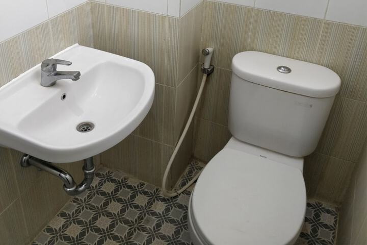 Room 8 of 10