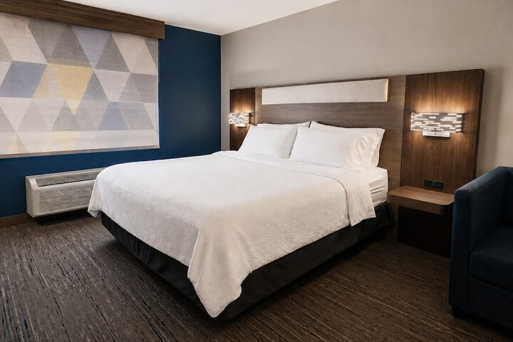 Room 50 of 102