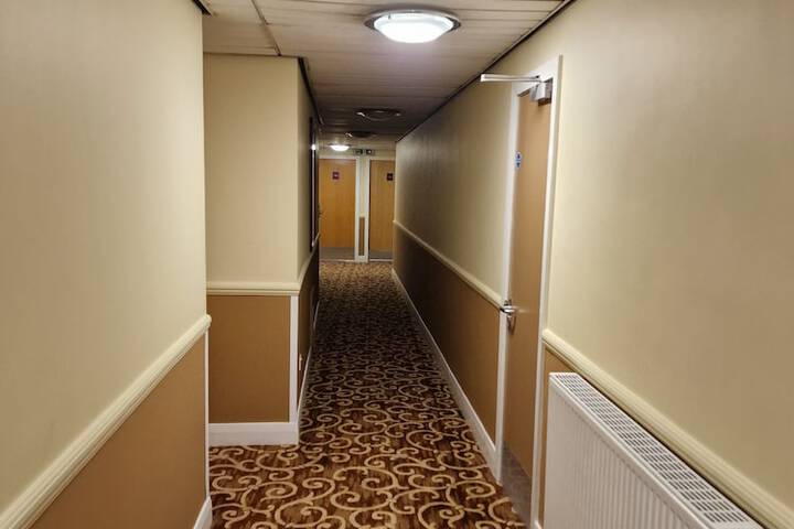 Ballroom/Hall 70 of 83