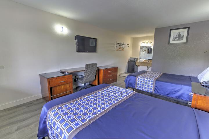 Renovated Standard 2 Double Beds (2 of 12)