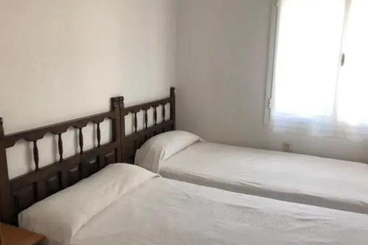 Room 3 of 10