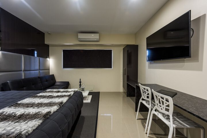 Room 7 of 30