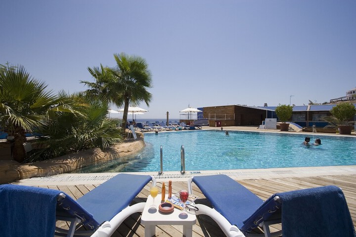 Pools & Facilities