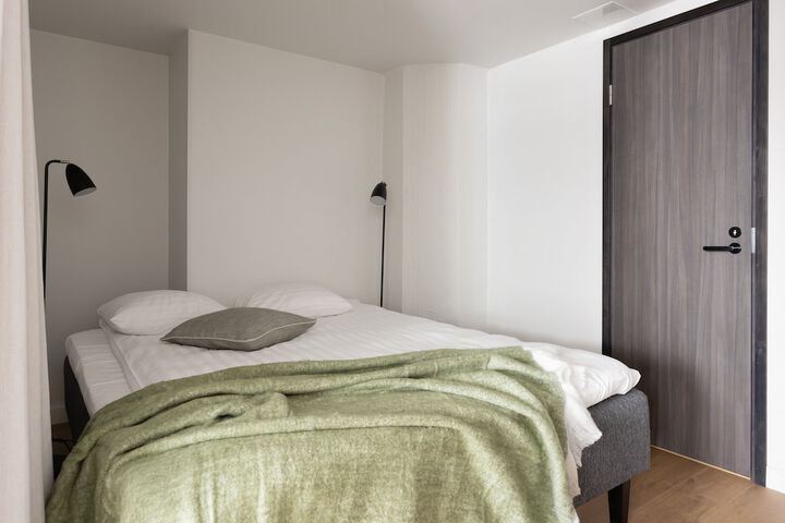 Room 33 of 173