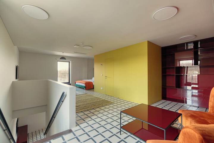 Room 3 of 43