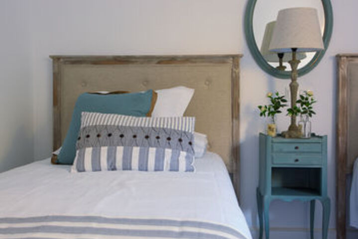 Room 47 of 211