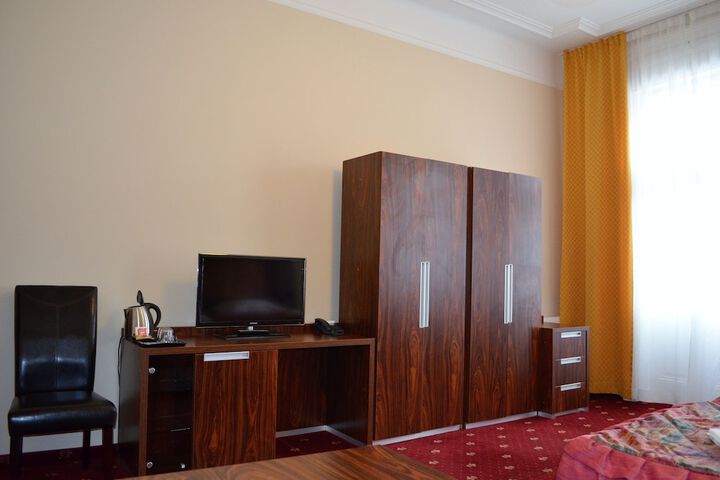 Room 22 of 60