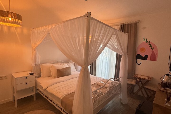 Room 95 of 184