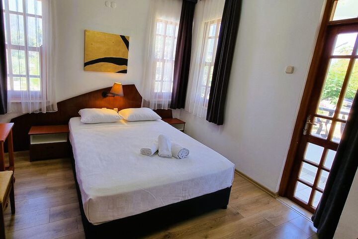 Room 10 of 36