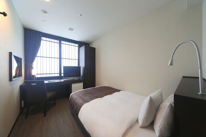 Room 12 of 72