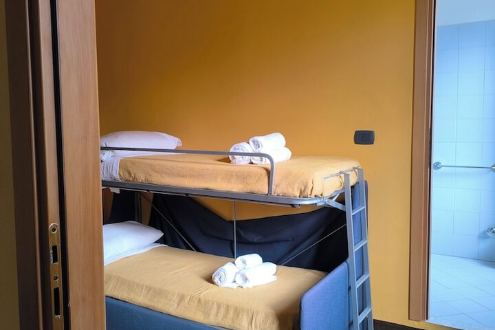 Room 22 of 64